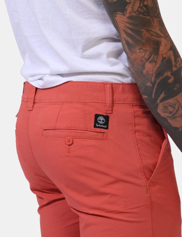 Pantaloni Timberland Rosso - Pantaloni leggeri in total rosso mattone.Presenti tasche a taglio trasversale sul fronte e tasc