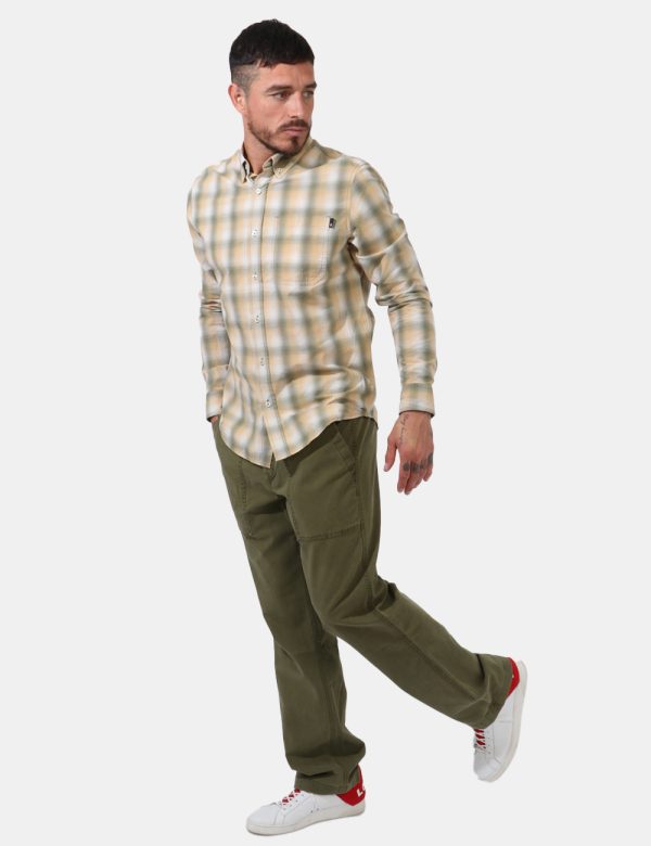 Pantaloni Timberland Verde - Pantaloni simil jeans in total verde militare.Presenti tasche a taglio trasversale sul fronte e