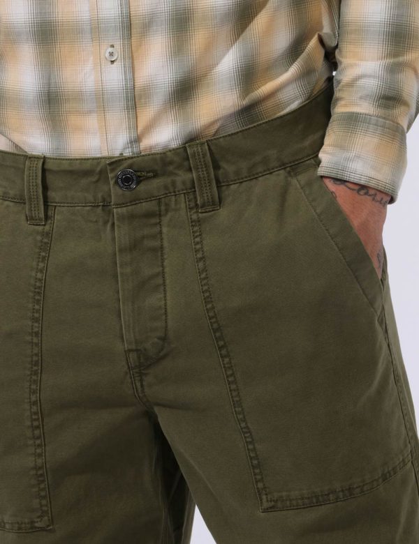 Pantaloni Timberland Verde - Pantaloni simil jeans in total verde militare.Presenti tasche a taglio trasversale sul fronte e