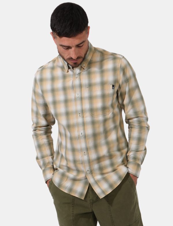 Camicia Timberland Giallo - Camicia classica in fantasia quadrettata ed in tinta giallo e verde. Presente taschino a toppa a