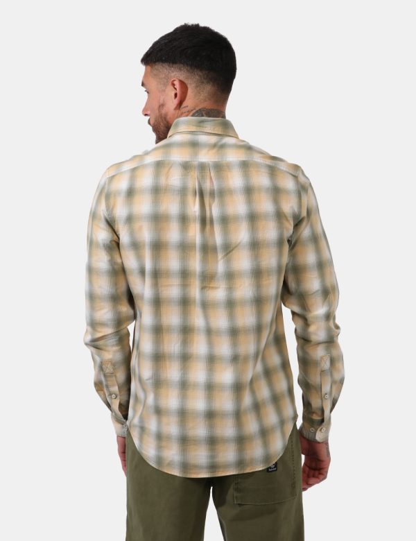 Camicia Timberland Giallo - Camicia classica in fantasia quadrettata ed in tinta giallo e verde. Presente taschino a toppa a
