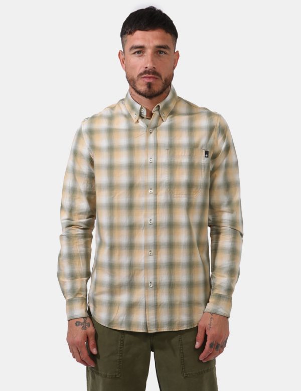 Camicia Timberland Giallo - Camicia classica in fantasia quadrettata ed in tinta giallo e verde. Presente taschino a toppa a