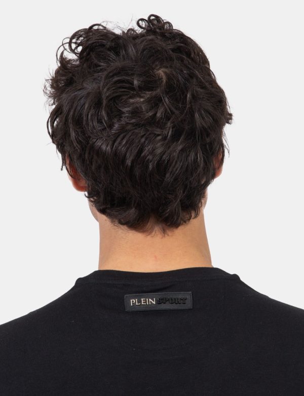 T-shirt Plein Sport Nero - T-shirt classica in total nero con piccolo patch logo brand ad altezza cuore più stampa laterale