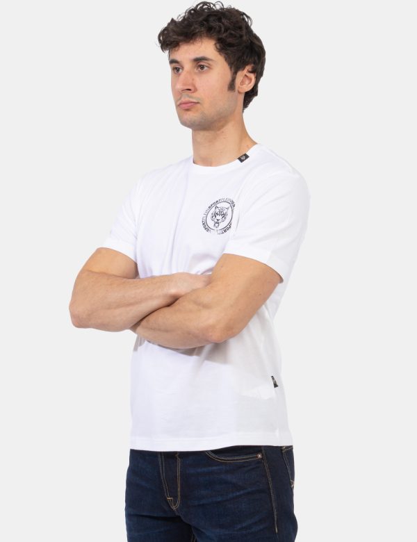 T-shirt Plein Sport Bianco - T-shirt classica in total bianco con piccola stampa logo brand ad altezza cuore. La vestibilità