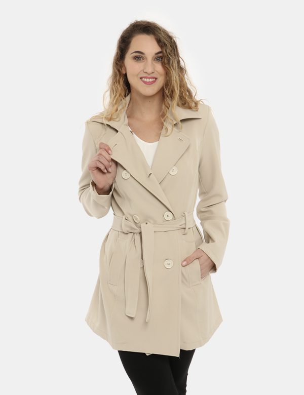 Trench Vougue beige - COMPOSIZIONE E VESTIBILITÀ:90% poliestere 10% elastaneLa modella è alta 170 cm e indossa la taglia S.
