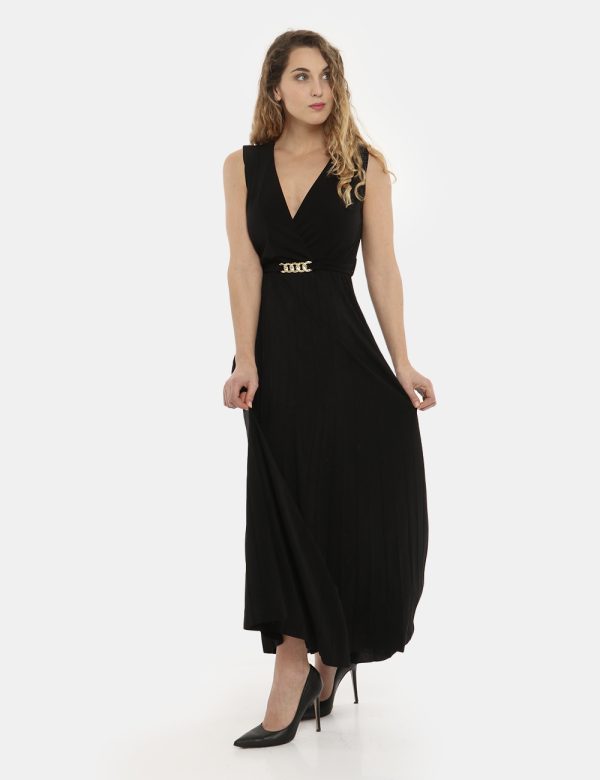 Vestito Vougue nero - COMPOSIZIONE E VESTIBILITÀ:95% poliestere 5% elastaneLa modella è alta 170 cm e indossa la taglia S. L