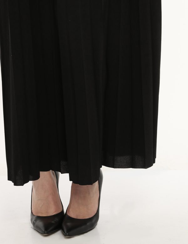 Vestito Vougue nero - COMPOSIZIONE E VESTIBILITÀ:95% poliestere 5% elastaneLa modella è alta 170 cm e indossa la taglia S. L