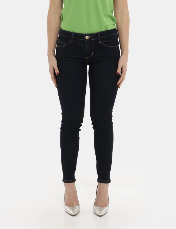 Jeans Guess blu denim - COMPOSIZIONE E VESTIBILITÀ:99% cotone 1% elastaneLa modella è alta 170 cm e indossa la taglia 27. La