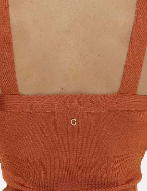 Vestito Guess arancione - COMPOSIZIONE E VESTIBILITÀ:85% viscosa 13% poliestere 2% elastaneLa modella è alta 170 cm e indoss