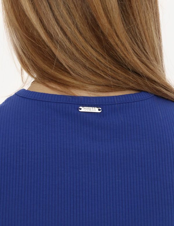 Vestito Guess maglina blu - COMPOSIZIONE E VESTIBILITÀ:90% viscosa 10% elastaneLa modella è alta 170 cm e indossa la taglia