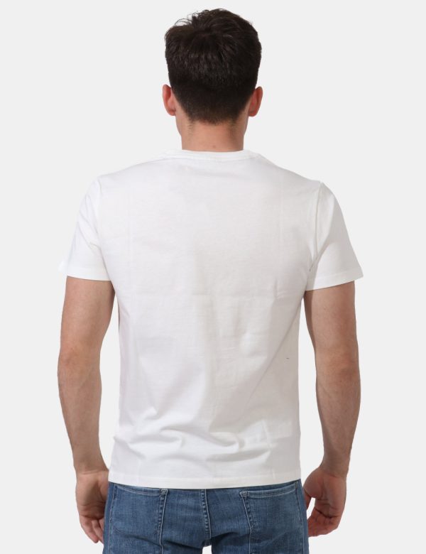 T-shirt Pepe Jeans Bianco - T-shirt classica su base bianca con stampa logo brand in nero e arancione. La vestibilità è morb