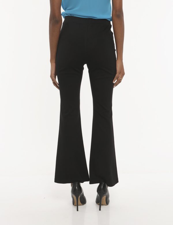 Pantalone Vougue nero - COMPOSIZIONE E VESTIBILITÀ:61% viscosa 34% nylon 5% elastaneLa modella è alta 170 cm e indossa la ta
