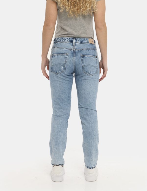 Jeans Pepe Jeans blu denim light - COMPOSIZIONE E VESTIBILITÀ:100% cotoneLa modella è alta 170 cm e indossa la taglia 27 US.