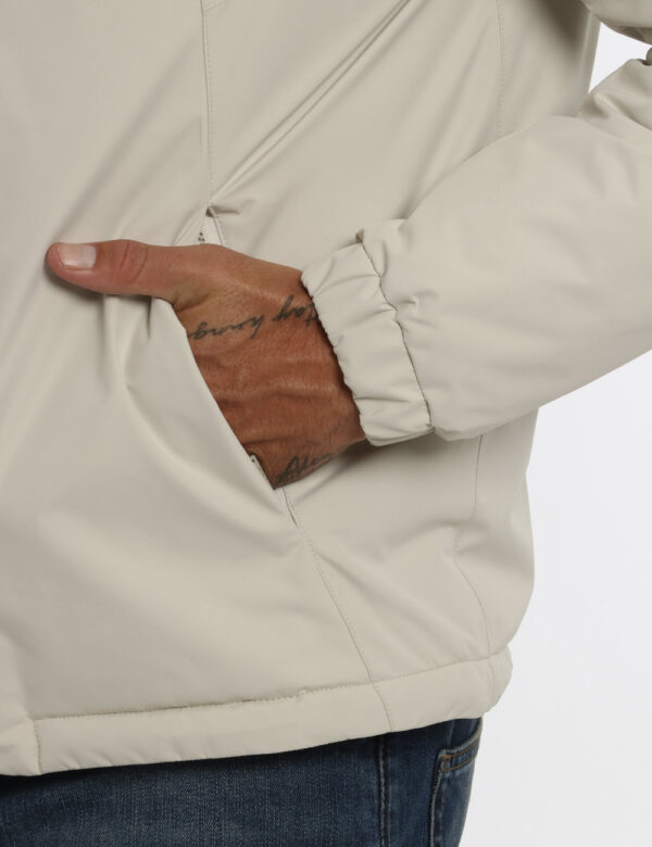 Piumino Colmar bianco - COMPOSIZIONE E VESTIBILITÀ: esterno 100% poliestere interno 100% poliammideIl modello è alto 178 cm