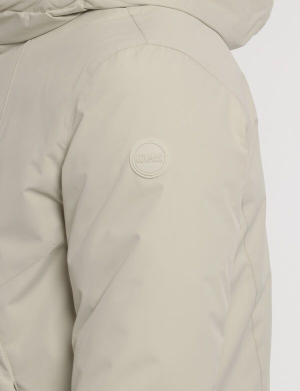 Piumino Colmar bianco - COMPOSIZIONE E VESTIBILITÀ: esterno 100% poliestere interno 100% poliammideIl modello è alto 178 cm