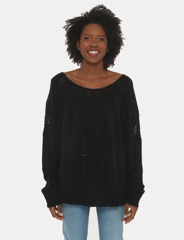 Maglione Maison Du Cachemire traforato con scollo ampio - 50% lana 20% acrilico 20% poliammide 10% mohairLa modella indossa
