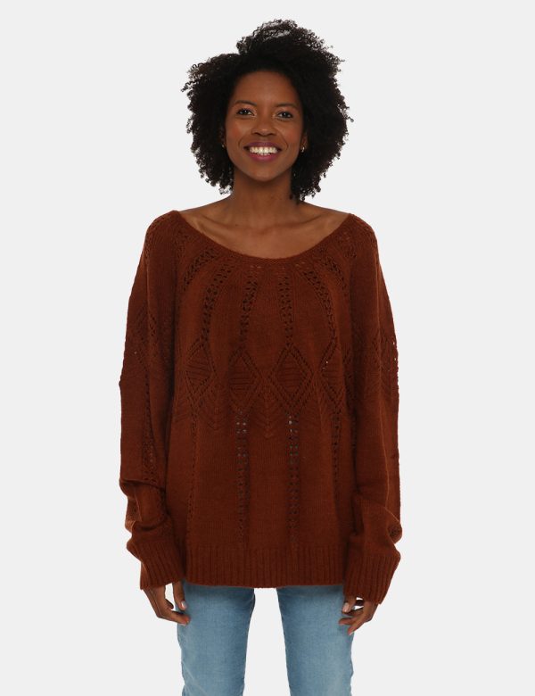 Maglione Maison Du Cachemire traforato con scollo ampio - 50% lana 20% acrilico 20% poliammide 10% mohairLa modella indossa