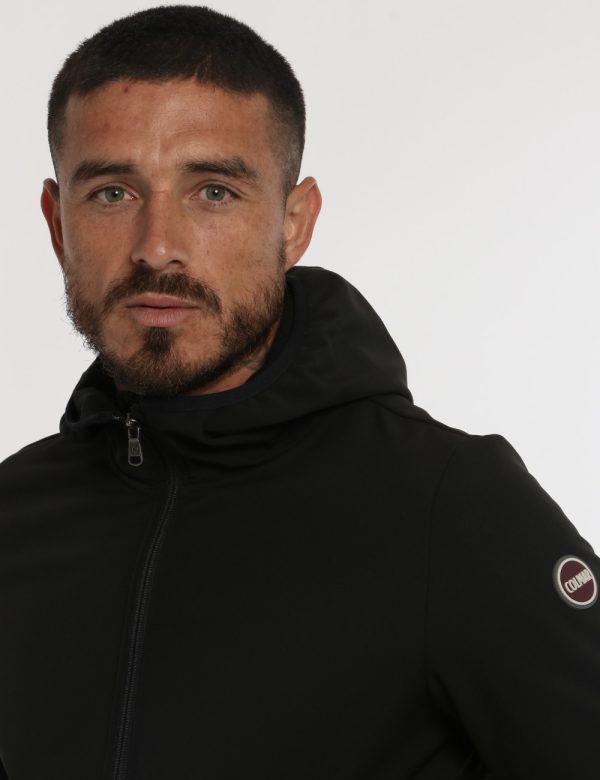 Giubbino Colmar nero - COMPOSIZIONE E VESTIBILITÀ:92% poliestere 9% elastanIl modello è alto 178 cm e indossa la taglia 48.C