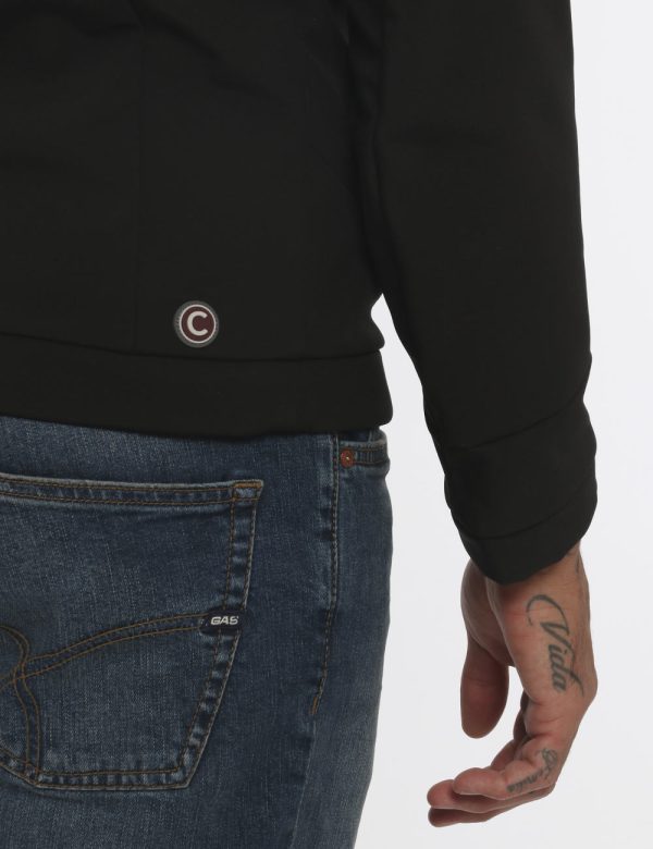 Giubbino Colmar nero - COMPOSIZIONE E VESTIBILITÀ:92% poliestere 9% elastanIl modello è alto 178 cm e indossa la taglia 48.C