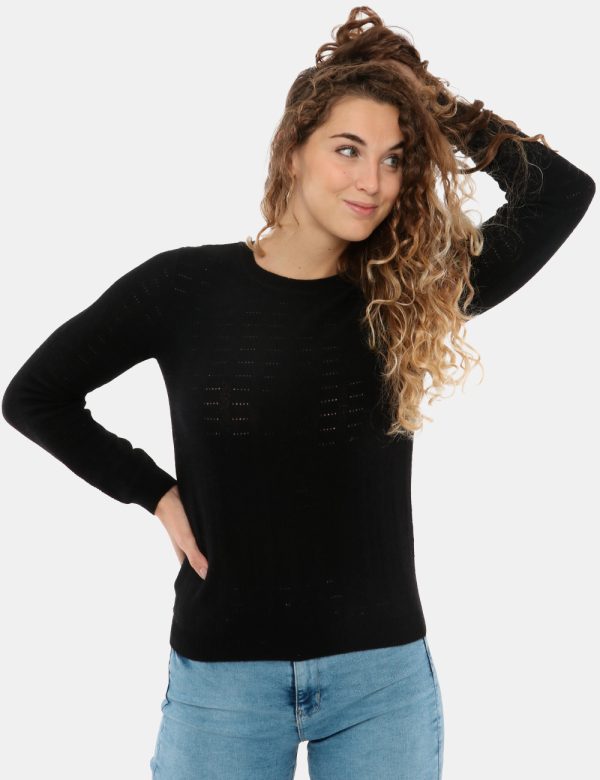 Maglia Maison du Cachemire traforata - 100% cachemireLa modella indossa la taglia S e la vestibilità del capo è regolare. 10