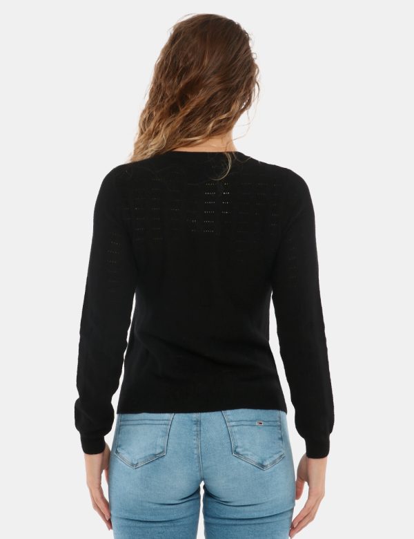 Maglia Maison du Cachemire traforata - 100% cachemireLa modella indossa la taglia S e la vestibilità del capo è regolare. 10