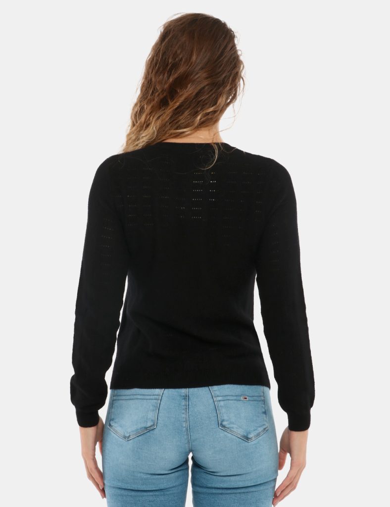 Maglia Maison du Cachemire traforata - 100% cachemireLa modella indossa la taglia S e la vestibilità del capo è regolare. 10
