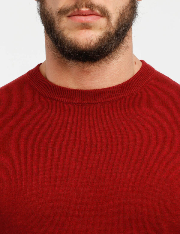 Maglione Maison Du Cachemire girocollo - 40% lana 20% cotone 20% viscosa 10% poliammide 10% cachemireIl modello indossa la t