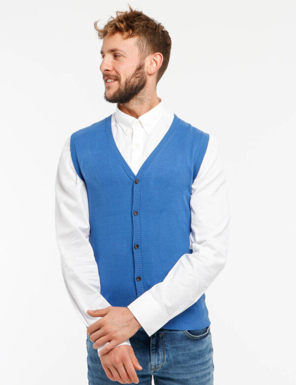 Gilet Maison Du Cachemire con bottoni - 40% lana 20% cotone 20% viscosa 10% poliammide 10% cachemireIl modello indossa la ta