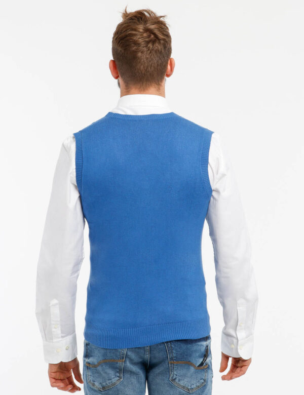 Gilet Maison Du Cachemire con bottoni - 40% lana 20% cotone 20% viscosa 10% poliammide 10% cachemireIl modello indossa la ta