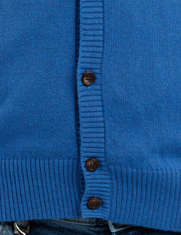 Gilet Maison Du Cachemire con bottoni - 40% lana 20% cotone 20% viscosa 10% poliammide 10% cachemireIl modello indossa la ta