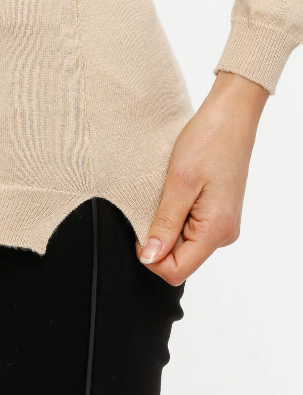 Maglione Maison Du Cachemire con bottoni - 40% lana 20% cotone 20% viscosa 10% poliammide 10% cachemireLa modella indossa la