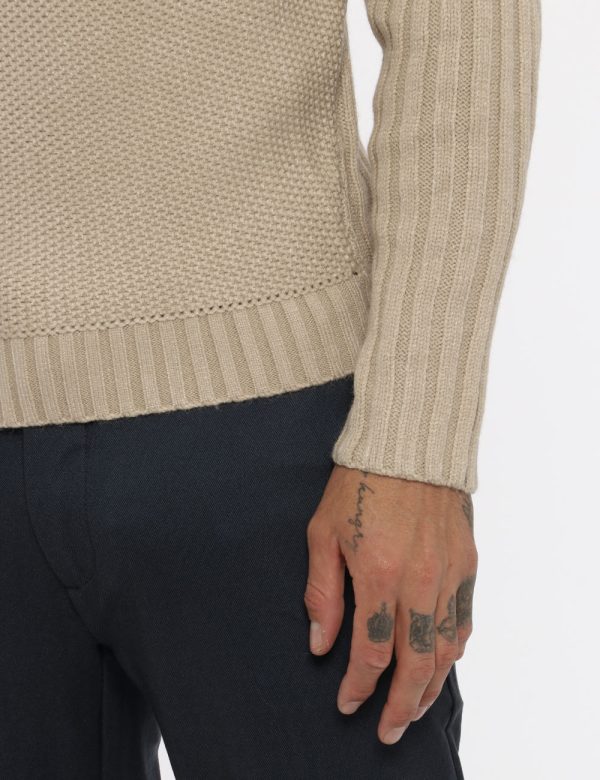 Maglione Maison du Cachemire beige - COMPOSIZIONE E VESTIBILITÀ:40% lana 20% cotone 20% viscosa 10% poliamide 10% cachemireI
