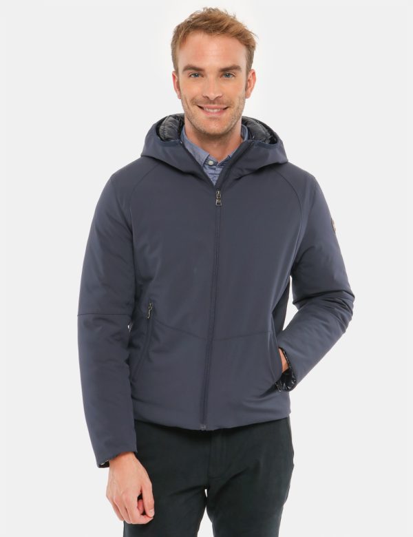 Piumino Colmar con tasche zip - Est: 100% poliammide - Fodera: 100% poliestere - imbot: 93% piumino d'oca 7% piuma d'ocaIl m