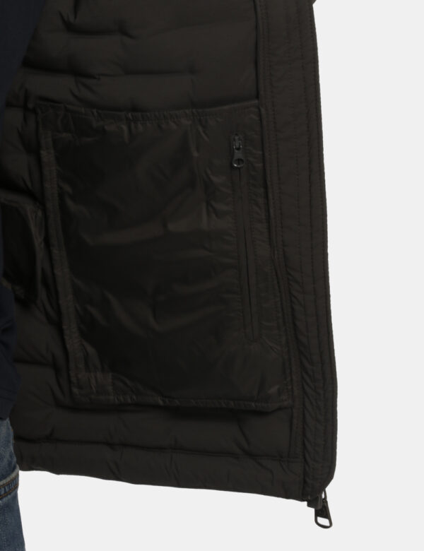 Piumino Colmar verde - COMPOSIZIONE E VESTIBILITÀ:90% poliestere 10% elastan 90% piumino anatra 10% piuma anatraIl modello è