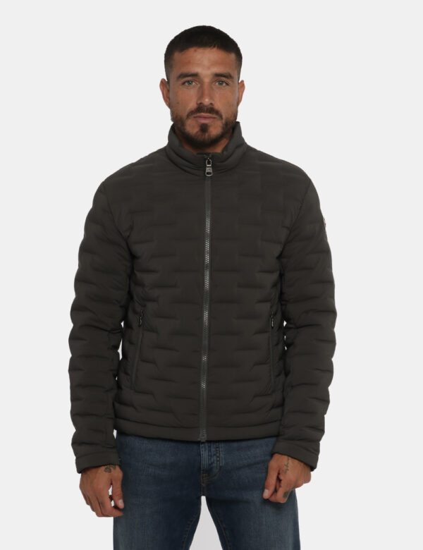 Piumino Colmar verde - COMPOSIZIONE E VESTIBILITÀ:90% poliestere 10% elastan 90% piumino anatra 10% piuma anatraIl modello è