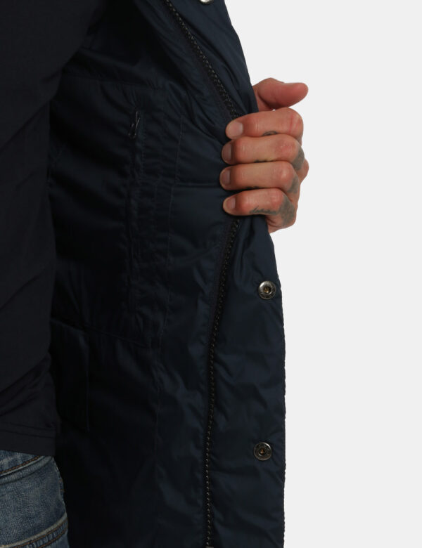 Piumino Colmar blu - COMPOSIZIONE E VESTIBILITÀ:100% poliestere 90% piumino anatra 10% piuma anatraIl modello è alto 178 cm