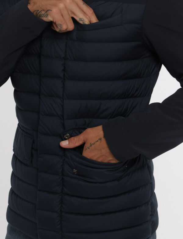 Piumino Colmar blu - COMPOSIZIONE E VESTIBILITÀ:100% poliestere 90% piumino anatra 10% piuma anatraIl modello è alto 178 cm
