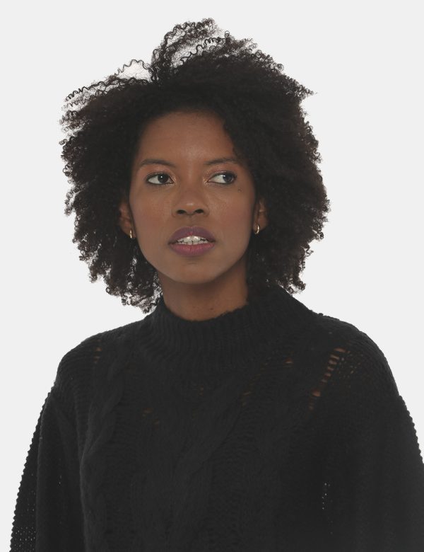 Maglione Maison Du Cachemire a girocollo lavorato a trecce - 50% lana 20% acrilico 20% poliammide 10% mohairLa modella indos