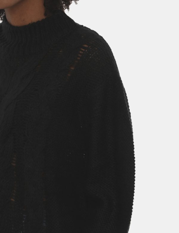 Maglione Maison Du Cachemire a girocollo lavorato a trecce - 50% lana 20% acrilico 20% poliammide 10% mohairLa modella indos