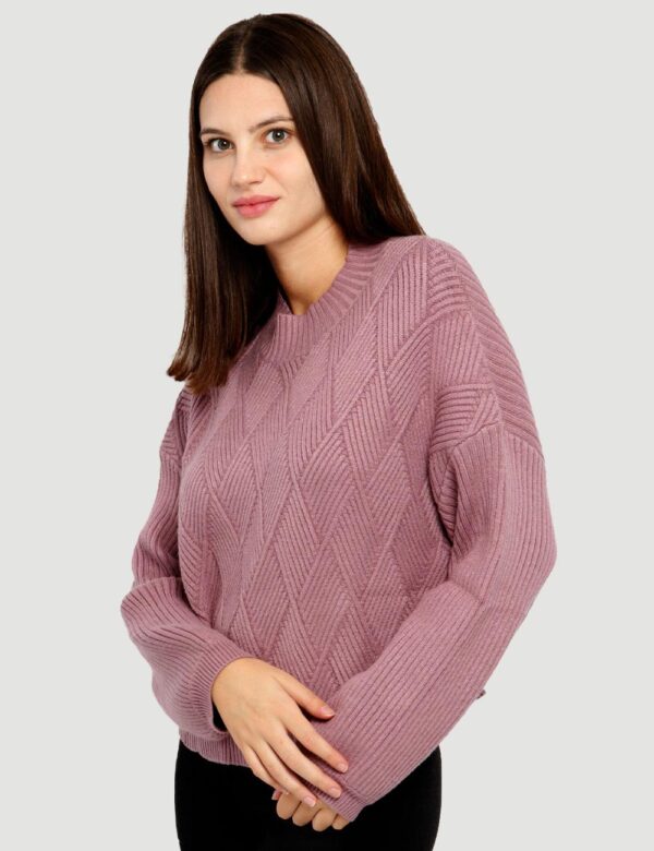 Maglione Smiling London lavorato - 48% viscosa 28% poliestere 24% nylonLa modella indossa la taglia S ed è alta 178 cm e l