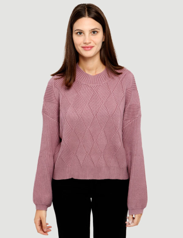 Maglione Smiling London lavorato - 48% viscosa 28% poliestere 24% nylonLa modella indossa la taglia S ed è alta 178 cm e l