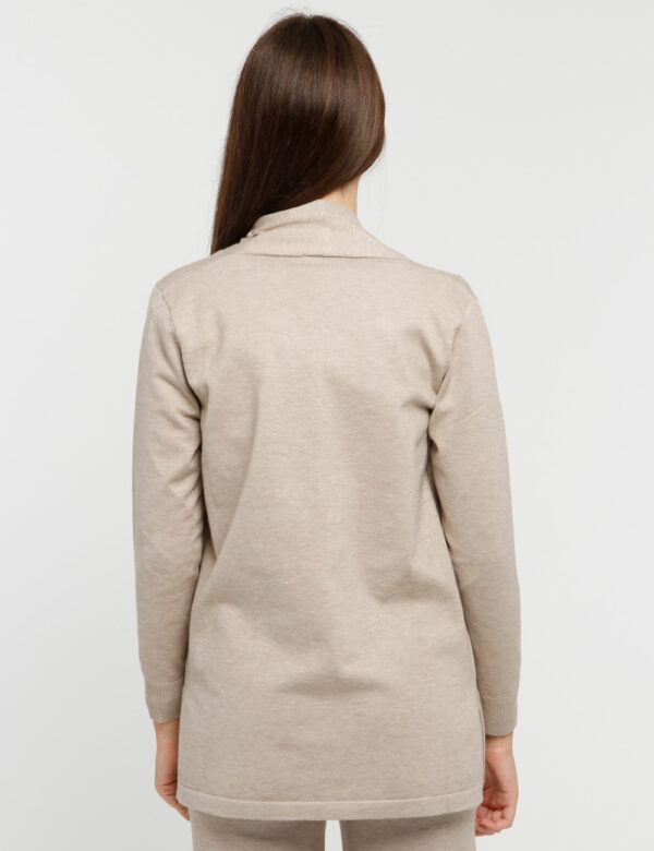 Maglia Smiling London con tasche - 48% viscosa 28% poliestere 24% nylonLa modella indossa la taglia S ed è alta 178 cm e l
