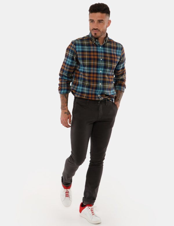 Pantalone Ganta gamba dritta - 98% cotone 2% elastanIl modello indossa la taglia L e la vestibilità del capo è regolare. Vit