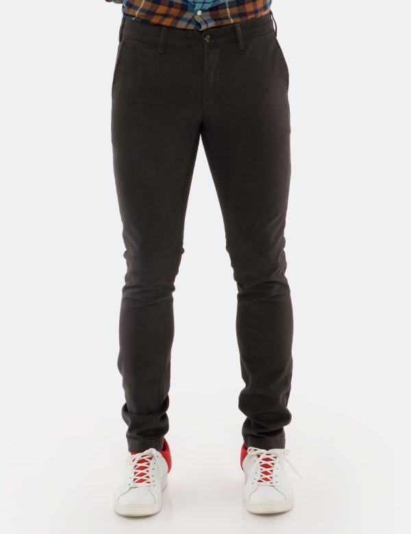 Pantalone Ganta gamba dritta - 98% cotone 2% elastanIl modello indossa la taglia L e la vestibilità del capo è regolare. Vit