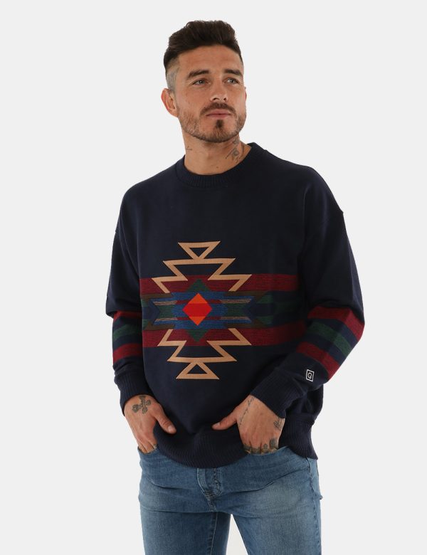 Maglia Gant con stampa geometrica - 100% cotoneIl modello indossa la taglia L e la vestibilità del capo è regolare. Spalle: