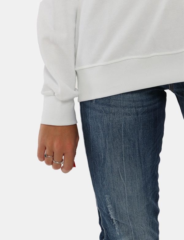 Felpa Pyrex girocollo - 100% cotoneLa modella indossa la taglia S ed è alta 165 cm e la vestibilità è regolare. Spalle: 41 c