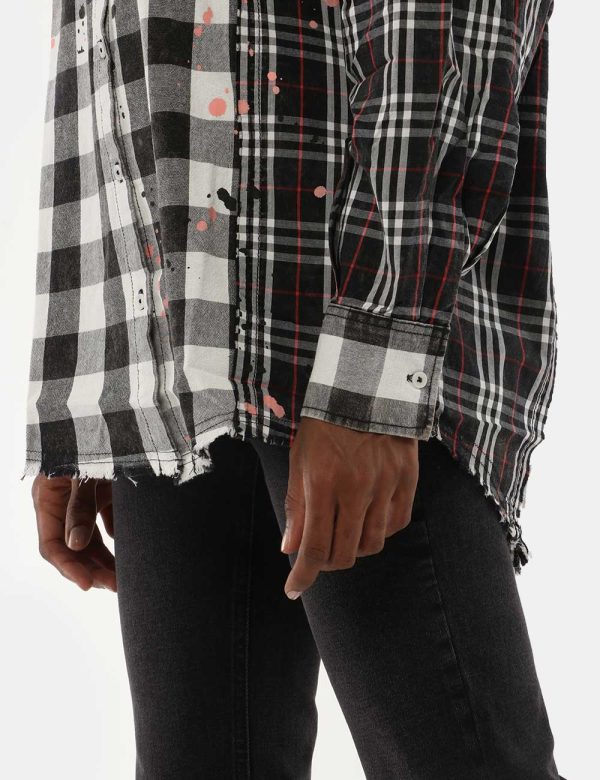 Camicia Desigual quadri 'Vive' - 100% CotoneLa modella indossa la taglia S è alta 170 cm e la vestibilità è regolare. Spalle