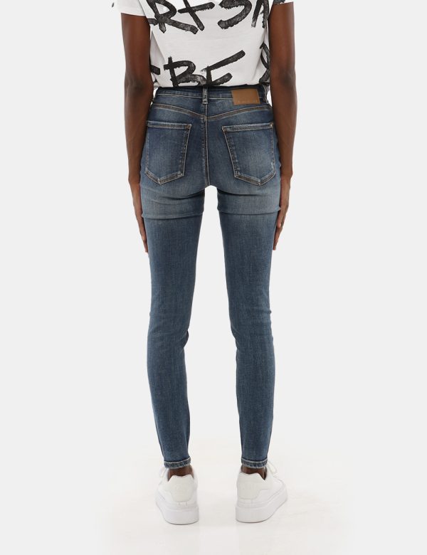 Jeans Desigual skinny - 90% Cotone 8% Elastomultiester 2% ElastanLa modella indossa la taglia S è alta 170 cm e la vestibili