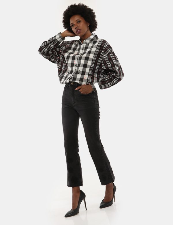 Jeans Desigual flare cropped - 98% Cotone, 2% ElastanLa modella indossa la taglia S è alta 170 cm e la vestibilità è regolar