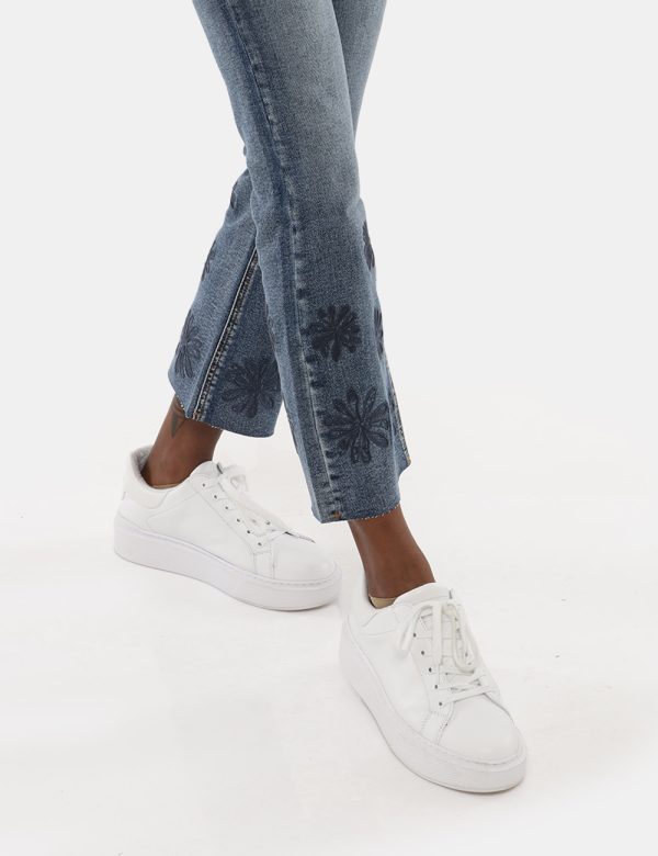 Jeans Desigual flare cropped - 98% Cotone, 2% ElastanLa modella indossa la taglia S è alta 170 cm e la vestibilità è regolar